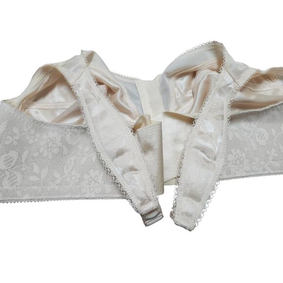 Playtex 4695 44B Beige Front Closure Wireless Soft Cup Bra Wide Strap Support - Picture 6 of 8